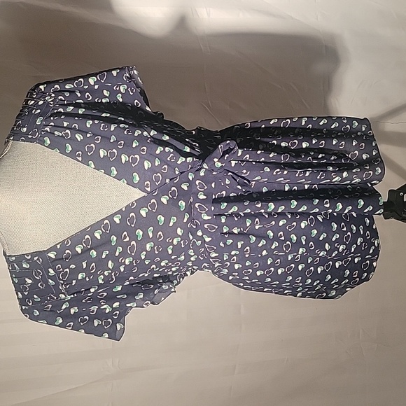 Studio M, Woman's Navy Blue & Green V-Neck, Tie Front Blouse, Size: XL - Picture 1 of 9